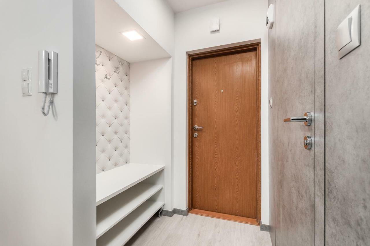 Golden By Renters Butas